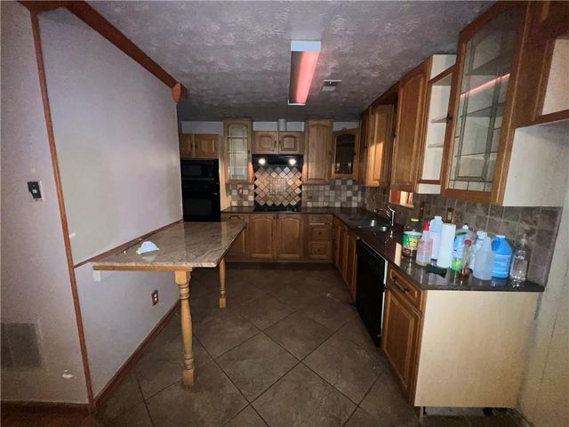 1112 Reynolds Court, Morrow, GA 30260