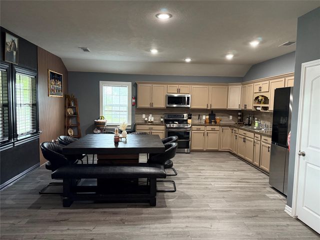 13125 1st Street, Kendleton, TX 77451