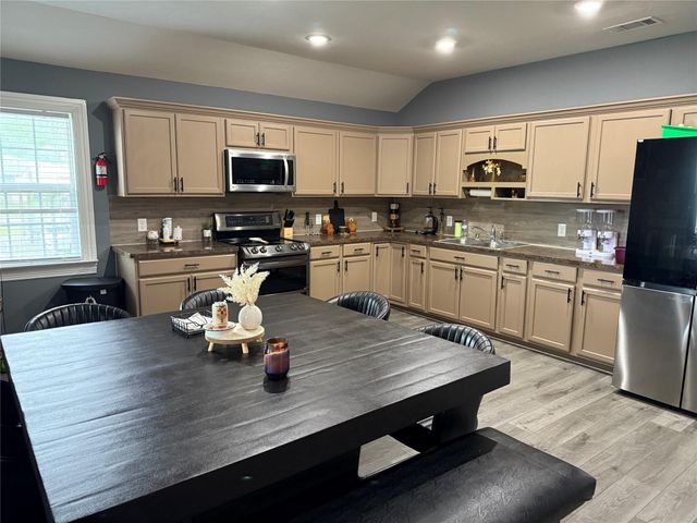 13125 1st Street, Kendleton, TX 77451