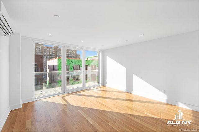 183 Beach 101st Street 3B, Rockaway Park, NY 11694
