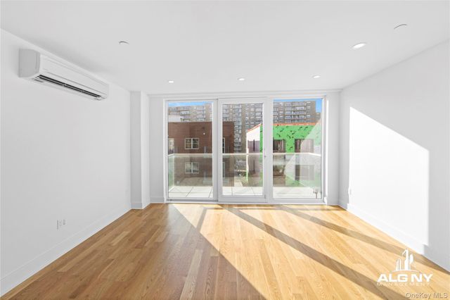 183 Beach 101st Street 3B, Rockaway Park, NY 11694