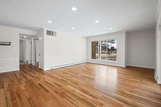 1926 Prairie Square 134, Schaumburg, IL 60173