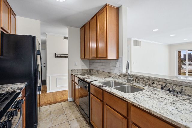 1926 Prairie Square 134, Schaumburg, IL 60173