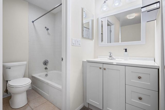 1926 Prairie Square 134, Schaumburg, IL 60173