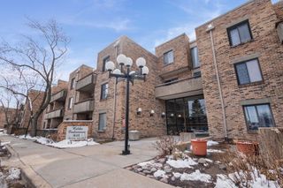 1926 Prairie Square 134, Schaumburg, IL 60173