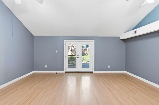 3333 Royal Wood Road, Lexington, KY 40515