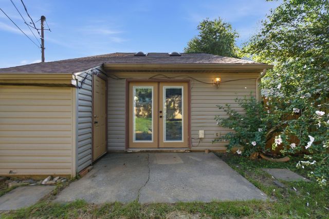3333 Royal Wood Road, Lexington, KY 40515