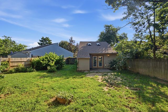 3333 Royal Wood Road, Lexington, KY 40515