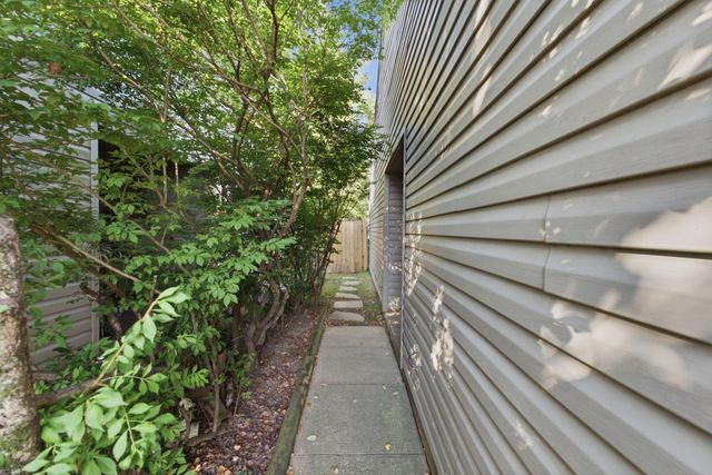 3333 Royal Wood Road, Lexington, KY 40515