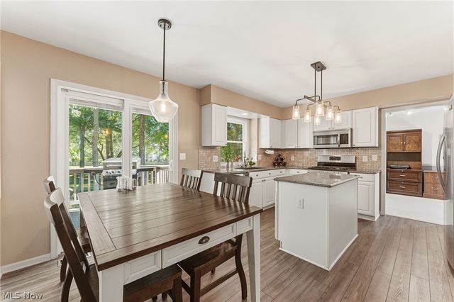 9187 Davis Way, Twinsburg, OH 44087