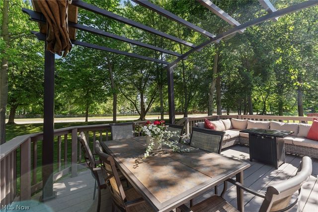 9187 Davis Way, Twinsburg, OH 44087