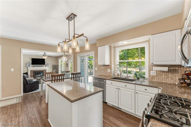 9187 Davis Way, Twinsburg, OH 44087