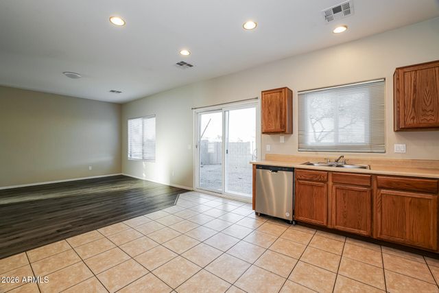 5015 S 6TH Way, Phoenix, AZ 85040