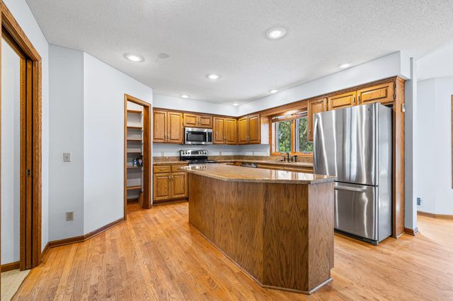 5705 Lois Lane, Shoreview, MN 55126