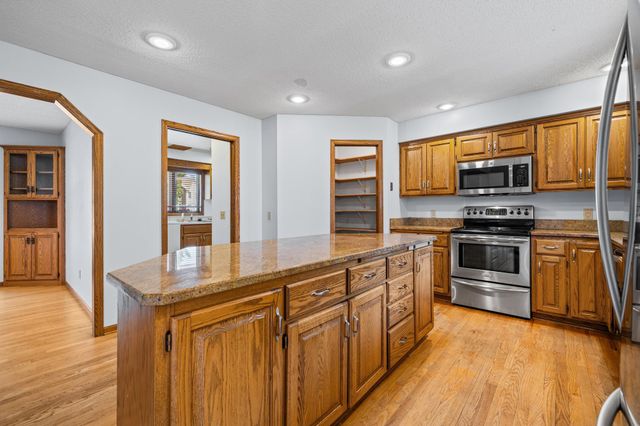 5705 Lois Lane, Shoreview, MN 55126