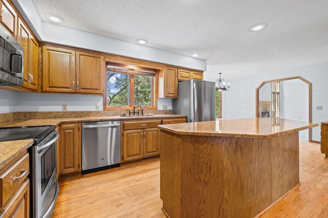 5705 Lois Lane, Shoreview, MN 55126