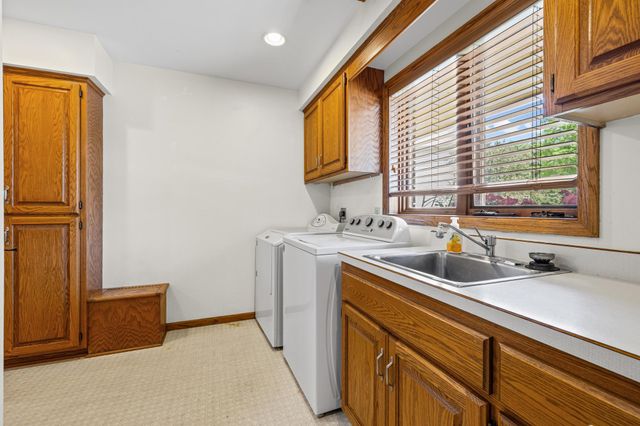 5705 Lois Lane, Shoreview, MN 55126