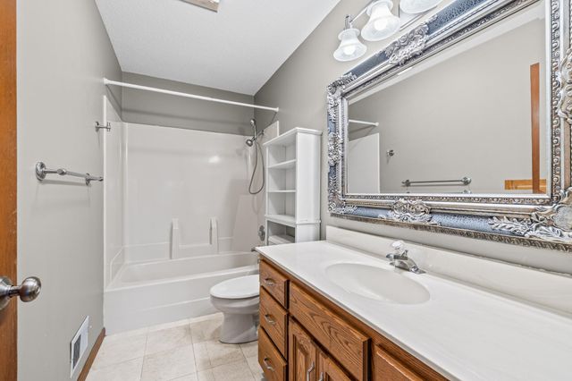 5705 Lois Lane, Shoreview, MN 55126