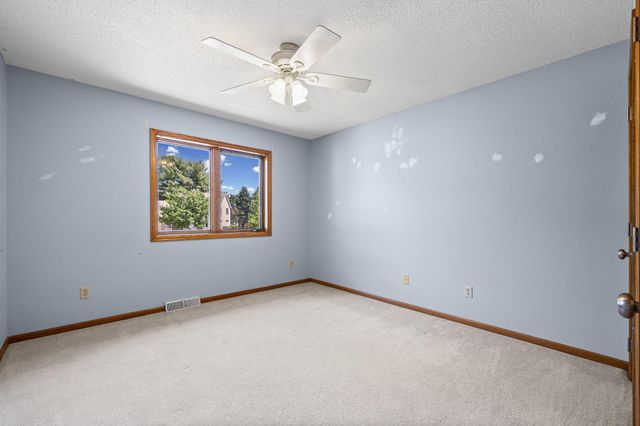 5705 Lois Lane, Shoreview, MN 55126