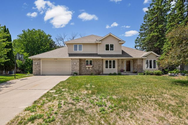 5705 Lois Lane, Shoreview, MN 55126