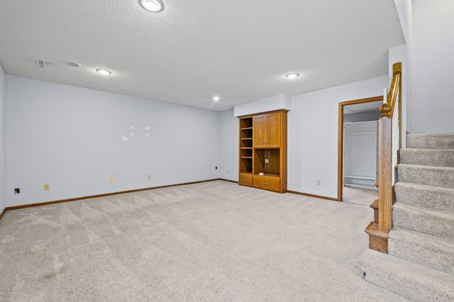 5705 Lois Lane, Shoreview, MN 55126