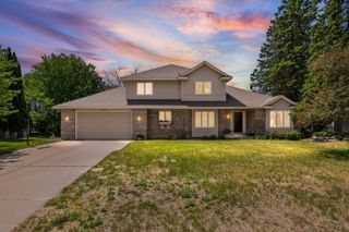 5705 Lois Lane, Shoreview, MN 55126