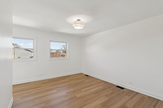 8135 W Rascher Avenue, Chicago, IL 60656