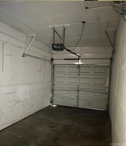 5105 N Woodland Dr, North Little Rock, AR 72117