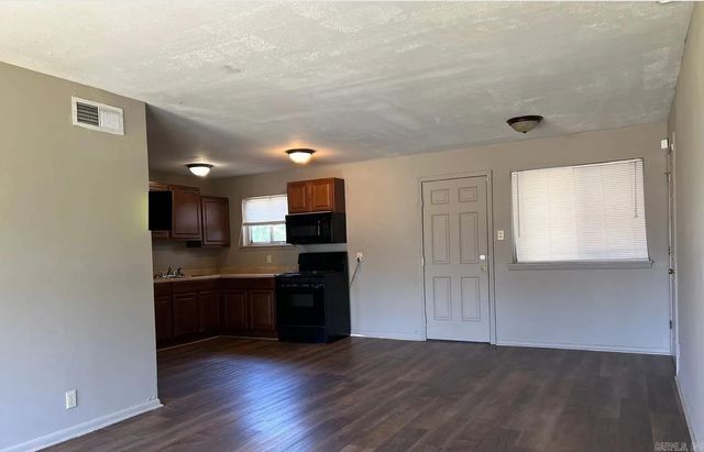 5105 N Woodland Dr, North Little Rock, AR 72117