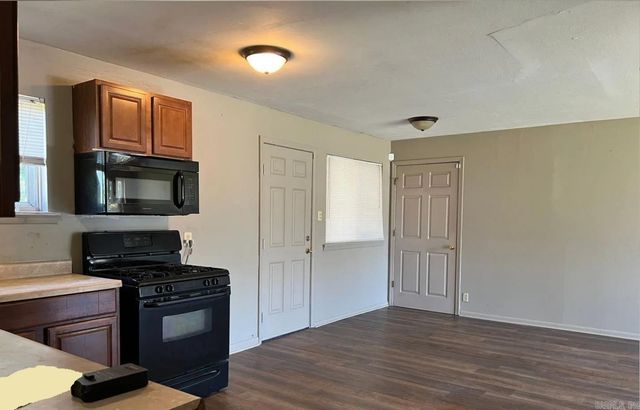 5105 N Woodland Dr, North Little Rock, AR 72117