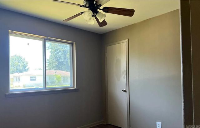 5105 N Woodland Dr, North Little Rock, AR 72117