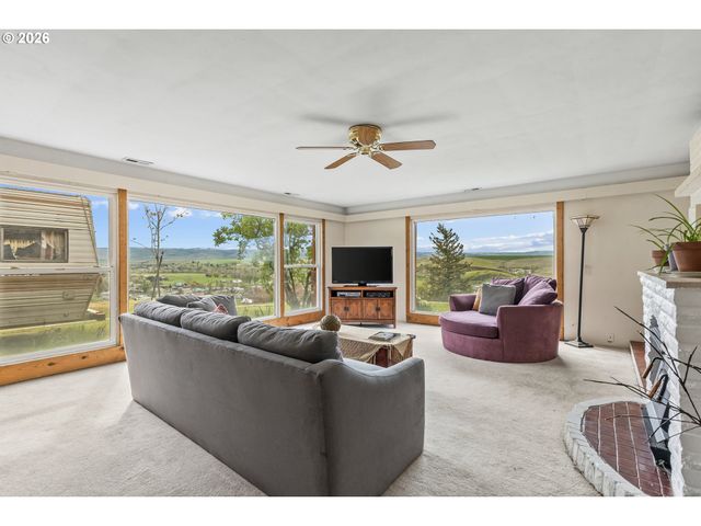 24 Ne MOUNT HEBRON Dr, Pendleton, OR 97801