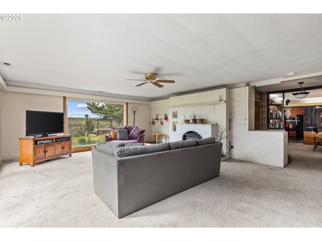 24 Ne MOUNT HEBRON Dr, Pendleton, OR 97801