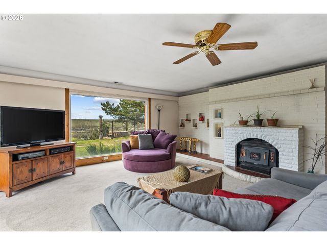 24 Ne MOUNT HEBRON Dr, Pendleton, OR 97801
