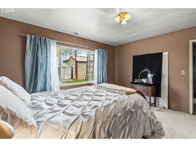 24 Ne MOUNT HEBRON Dr, Pendleton, OR 97801