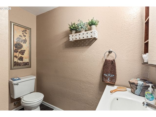 24 Ne MOUNT HEBRON Dr, Pendleton, OR 97801