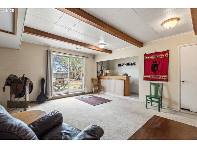 24 Ne MOUNT HEBRON Dr, Pendleton, OR 97801