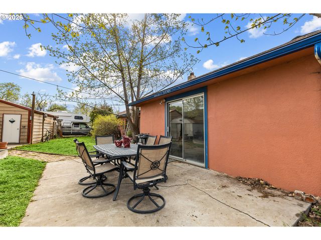 24 Ne MOUNT HEBRON Dr, Pendleton, OR 97801