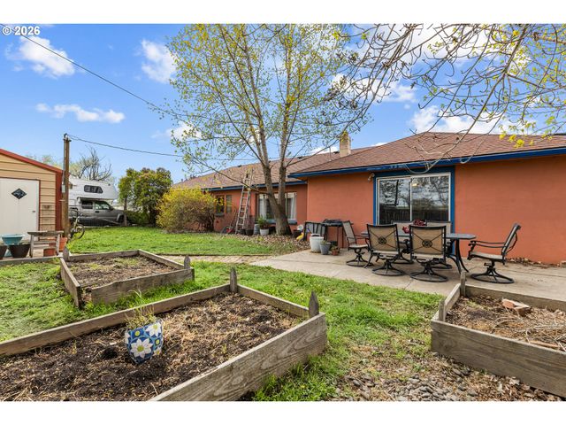 24 Ne MOUNT HEBRON Dr, Pendleton, OR 97801