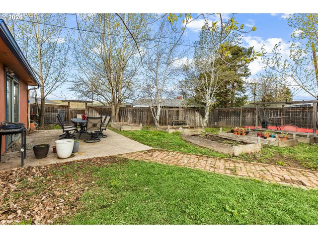 24 Ne MOUNT HEBRON Dr, Pendleton, OR 97801