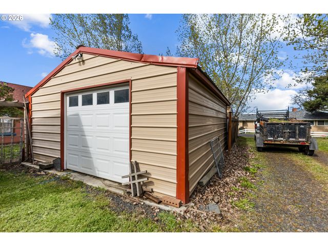 24 Ne MOUNT HEBRON Dr, Pendleton, OR 97801