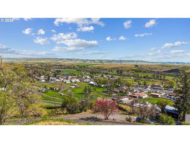 24 Ne MOUNT HEBRON Dr, Pendleton, OR 97801
