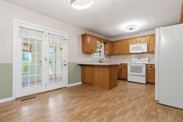 1926 Meadowbrook Drive, West Plains, MO 65775