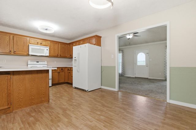 1926 Meadowbrook Drive, West Plains, MO 65775