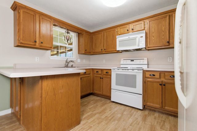 1926 Meadowbrook Drive, West Plains, MO 65775