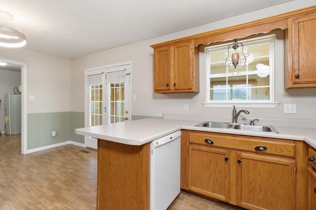 1926 Meadowbrook Drive, West Plains, MO 65775