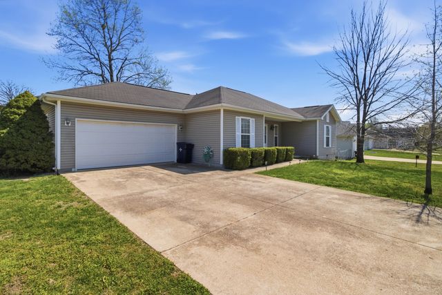1926 Meadowbrook Drive, West Plains, MO 65775