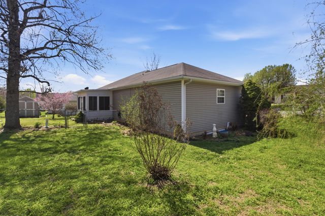 1926 Meadowbrook Drive, West Plains, MO 65775