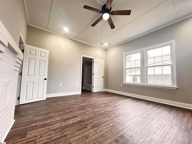 25 S Greenwood Avenue, Ware Shoals, SC 29692