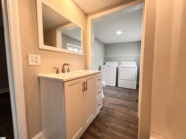 25 S Greenwood Avenue, Ware Shoals, SC 29692